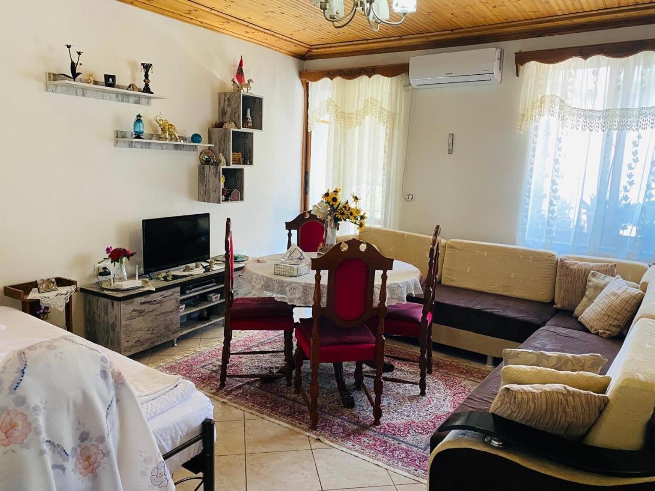 Hida Guest House Gjirokastër Eksteriør bilde