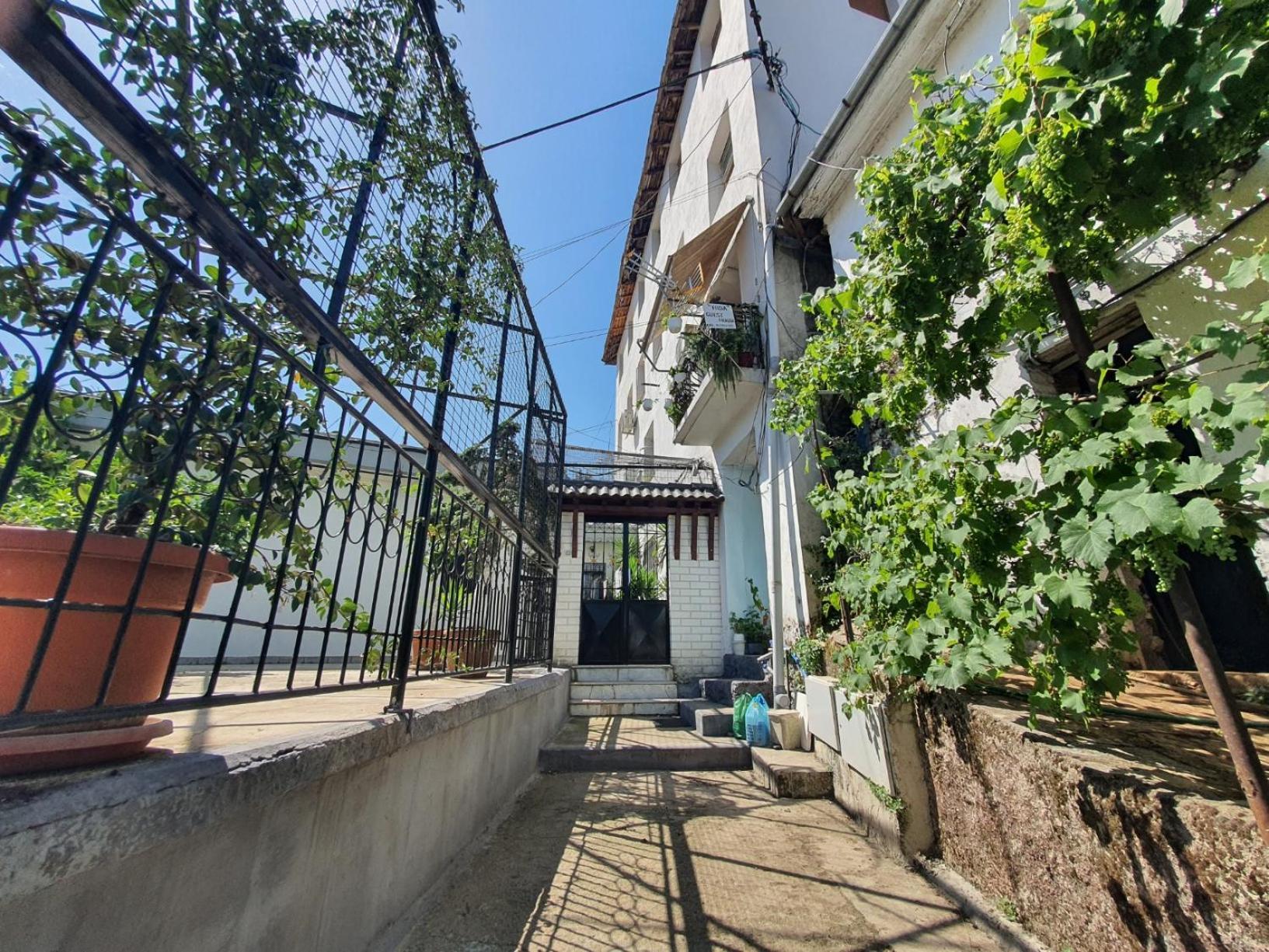 Hida Guest House Gjirokastër Eksteriør bilde